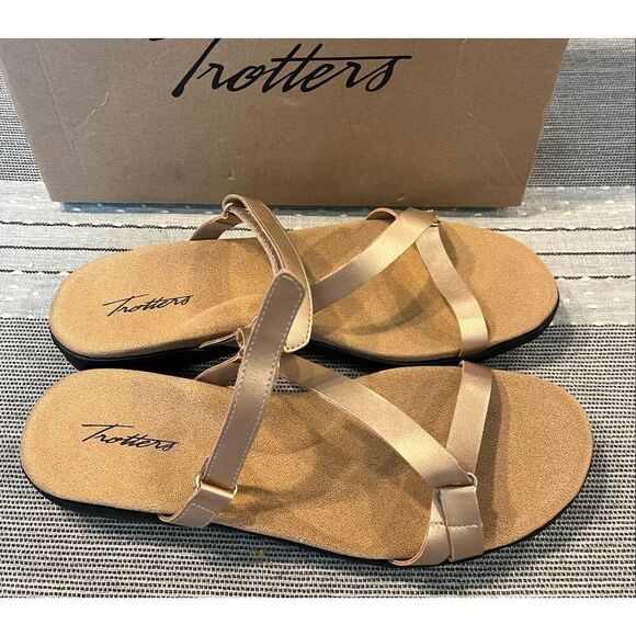 Trotters Women's Raja Flat Sandal - 12 - Picture 4 of 8